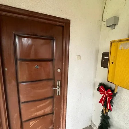 Apartment Golden Lily